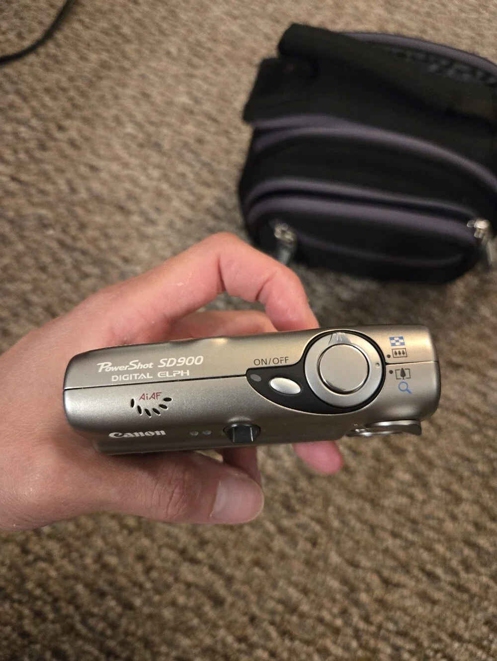 Like New Canon Sd900 Titanium